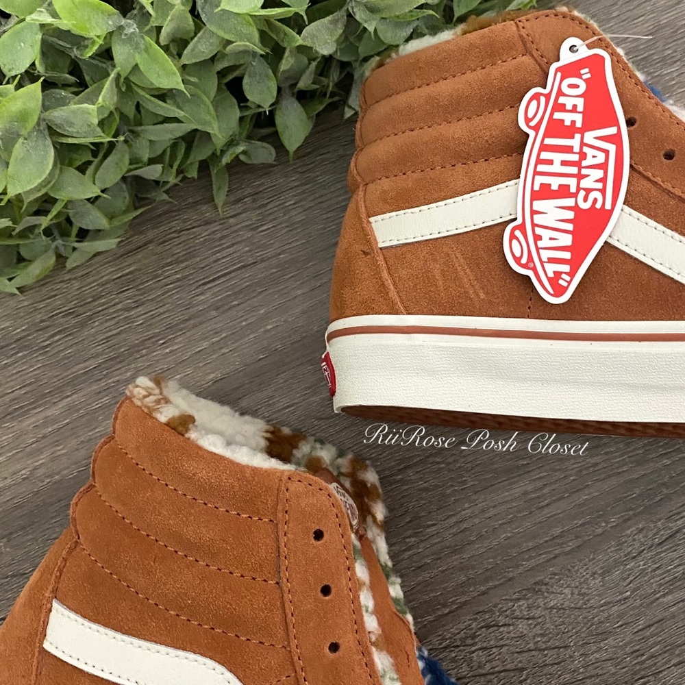New W/ Box Vans Suede Sherpa Sk8 Hi Shoes - Picture 7 of 12